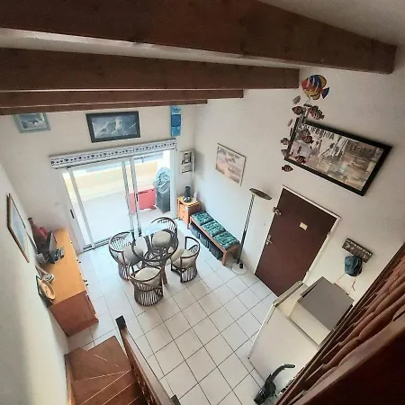 2 Pièces Mezzanine Climatisé Avec Piscine Et Parking Privé à - Fr-1-326-789