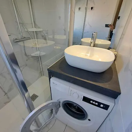 Apartamento 2 Pièces Mezzanine Climatisé Avec Piscine Et Parking Privé à - Fr-1-326-789 *