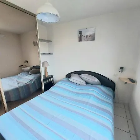 2 Pièces Mezzanine Climatisé Avec Piscine Et Parking Privé à - Fr-1-326-789 * Marseillan (Herault)