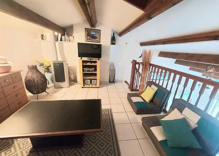 Apartmán 2 Pieces Mezzanine Climatise Avec Piscine Et Parking Prive A - Fr-1-326-789 *