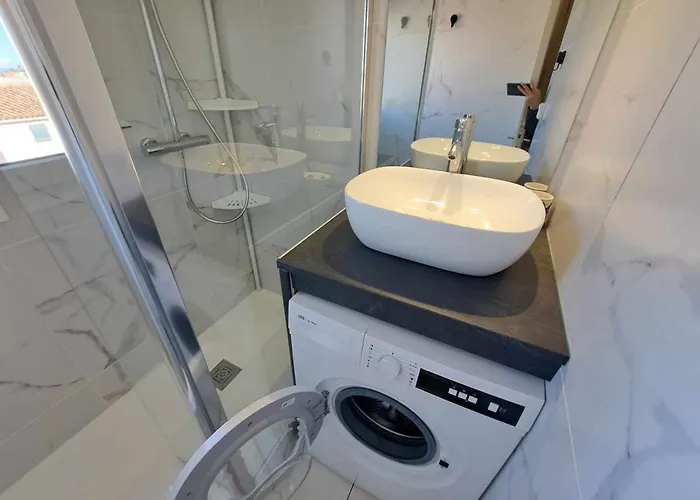 Apartmán 2 Pieces Mezzanine Climatise Avec Piscine Et Parking Prive A - Fr-1-326-789 *